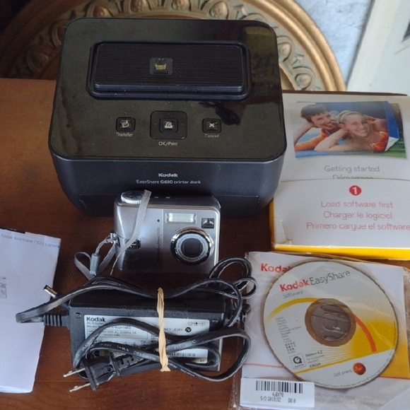 Kodak Easyshare Printer Dock&Silver Digital Camera Compact Point-and-Shoot NWOT - Picture 1 of 7